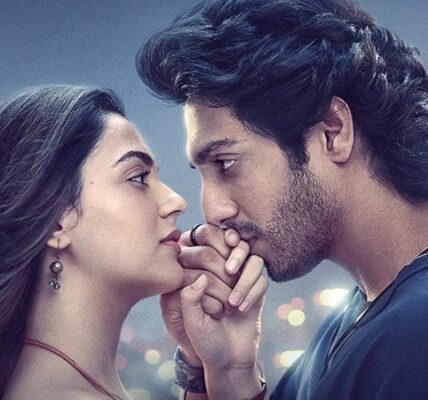 Saiyaara Box Office Collection 2025 – Mohit Suri film crosses 300 crore and becomes 15th highest grossing Hindi movie